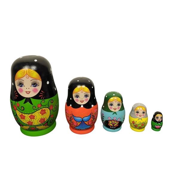 Wooden Russian Nesting Dolls Set of 5 Hand Painted Matryoshka Dolls - Picture 1 of 16
